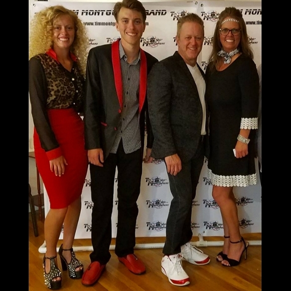 Meet your Posher, Karen - Picture 1 of 15